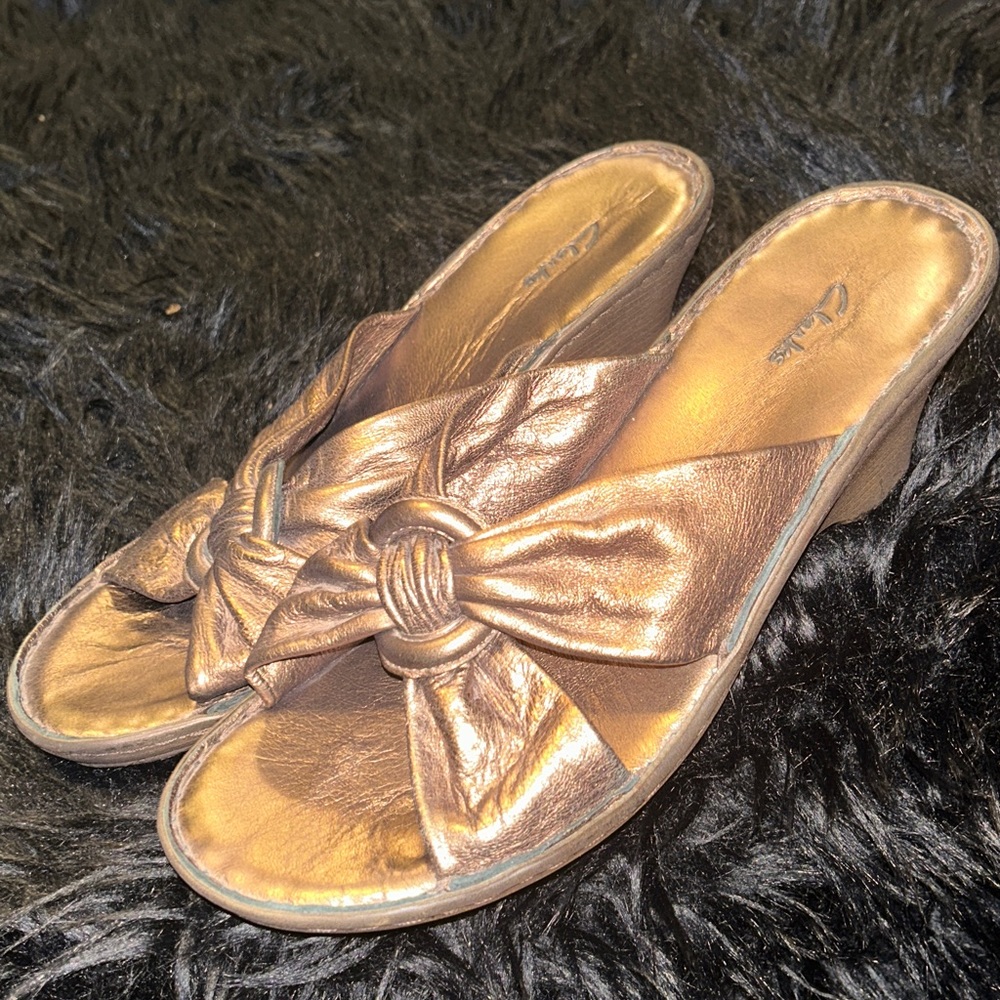 Clarks Sunbeat Twist  Metallic Bronze Leather Knot Slide Mules Wedges Sz9B